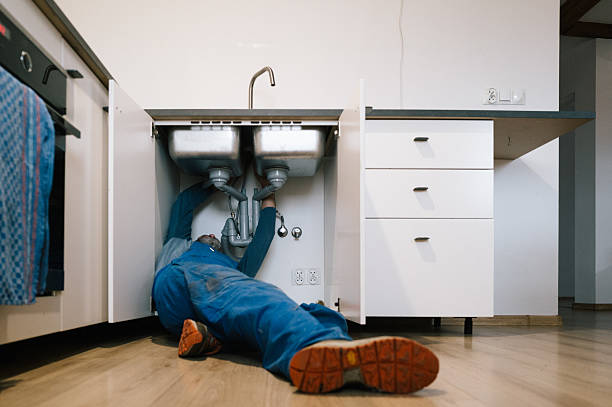Professional Leak Detection technician working in Overland Park, KS